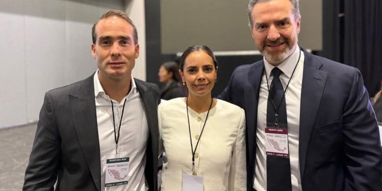 Acude Ana Paty Peralta a histórico encuentro nacional municipal con Claudia Sheinbaum