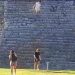 Turistas Italianos suben sin autorización al castillo en Chichen Itzá