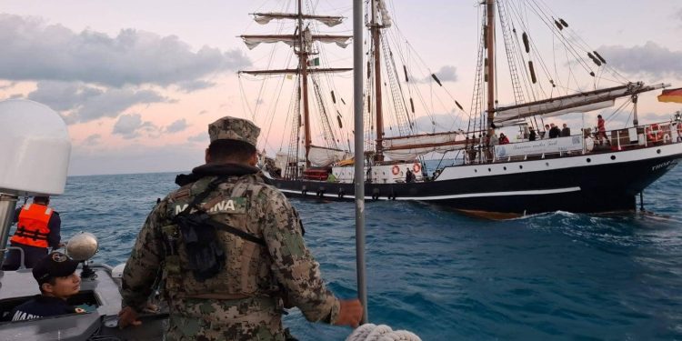 Rescatan a un grupo de Cubanos en las costas de Quintana Roo