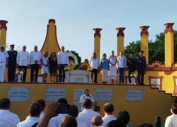 Joaquín Díaz Mena, anunció que se apoyará a unos 10 mil estudiantes de educación superior con la creación de la beca “Felipe Carrillo Puerto”