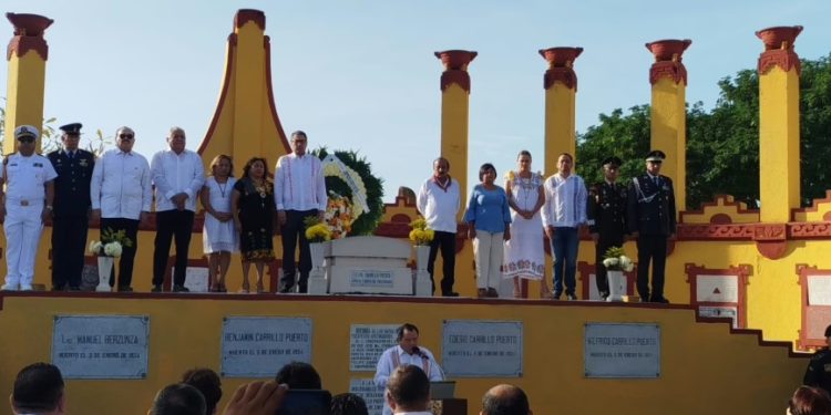 Joaquín Díaz Mena, anunció que se apoyará a unos 10 mil estudiantes de educación superior con la creación de la beca “Felipe Carrillo Puerto”