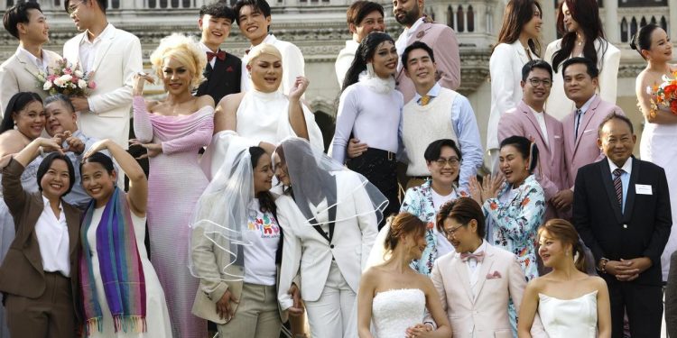 Tailandia celebra el matrimonio igualitario