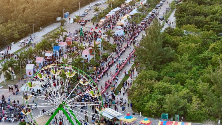 Con motivo de reforzar los lazos familiares y preservar las costumbres mexicanas Gobierno de BJ celebra el día de Reyes con la «Rosca más grande» en Cancún