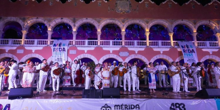 Inicio los festejos del 483 aniversario de la fundación de la ciudad de Mérida con la tradicional Alborada y mañanitas
