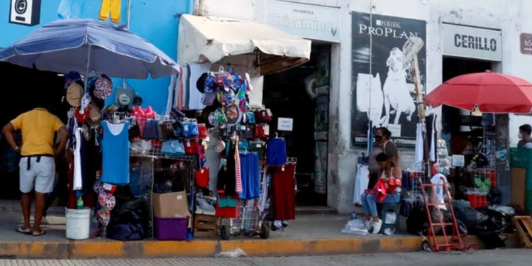Ayuntamiento de Mérida anunció que no otorgará nuevos permisos para la venta en la vía pública