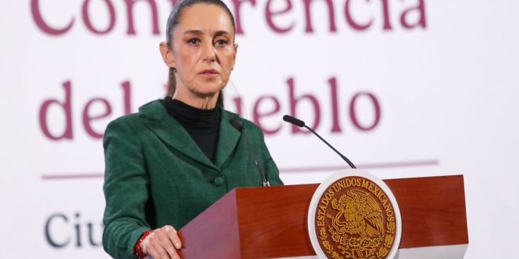 Claudia Sheinbaum ofrecerá 35,000 empleos para mexicanos deportados