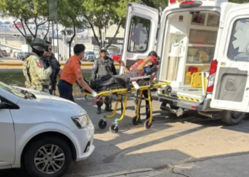Motociclistas atacan a balazos a hombre en Atasta; es trasladado al hospital