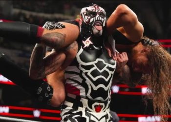 Luchador mexicano Penta Zero Miedo conquista su segunda victoria en la WWE