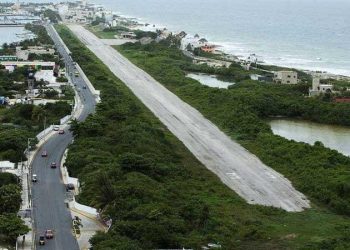 ATENEA GÓMEZ, LICHA RICALDE Y LEY DESPOJO COBRAN SU PRIMERA VÍCTIMA: EL AERÓDROMO DE ISLA MUJERES  #corrupcion #leydespojo