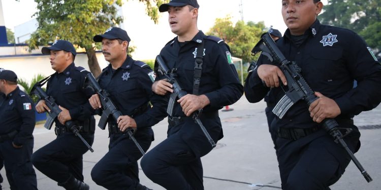Policías estatales recibirán aumento salarial en esta quincena: Javier May
