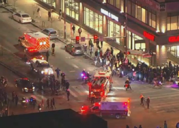 Detienen a mujer tras atropellar a fanáticos del Super Bowl en Spring Garden de Filadelfia