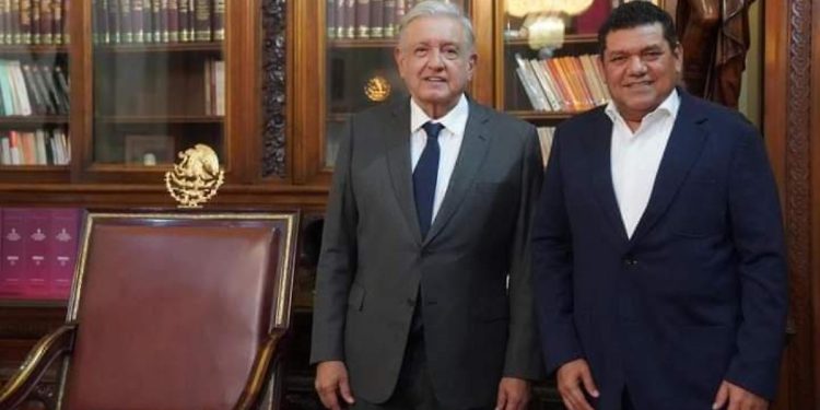 Javier May descarta nombrar espacios públicos en honor a AMLO