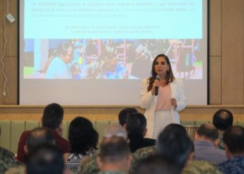 Imparte Mara Lezama Conferencia de la estrategia de Construcción de Paz a Generales y Coroneles de la Maestría en Seguridad Nacional