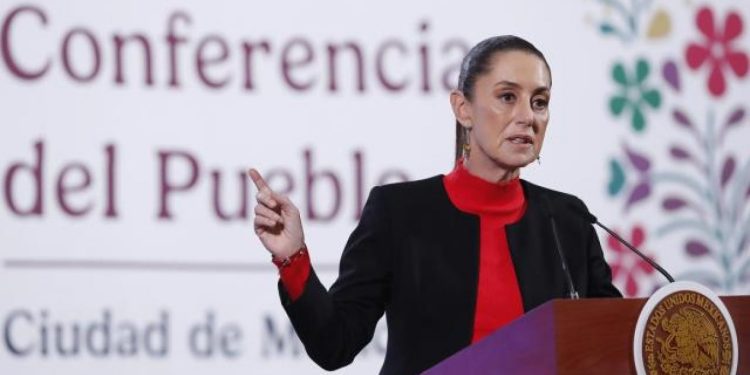 Sheinbaum rechaza entrega de regalos por grupo delictivo en Macuspana