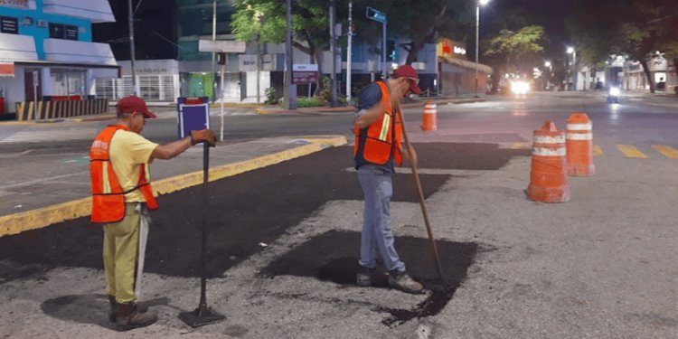 Inicia Ayuntamiento de Centro trabajos de bacheo en vialidades principales de Villahermosa