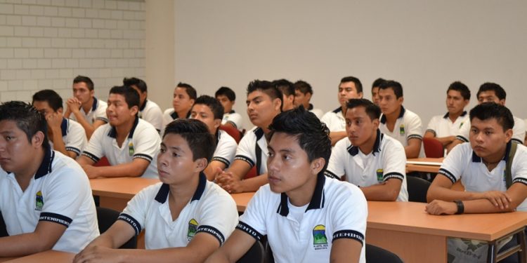 CECyTE Tabasco enfrenta déficit crítico de psicólogos para atender a 17 mil estudiantes