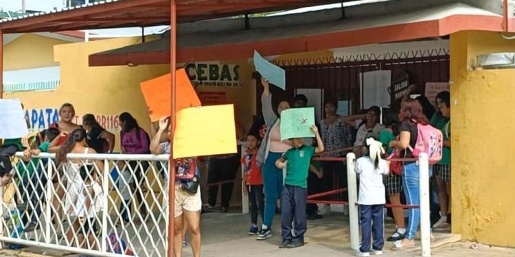Cierran escuela en La Manga II por falta de docente