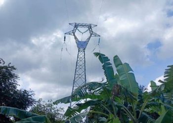 Localizan «narcomanta» en torre de alta tensión de CFE en Centro