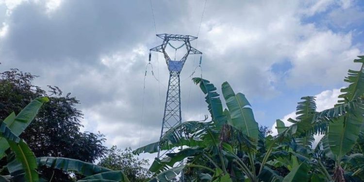 Localizan «narcomanta» en torre de alta tensión de CFE en Centro
