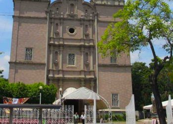 Gobierno de Tabasco gestionará ante CFE tarifas eléctricas más bajas para iglesias y templos