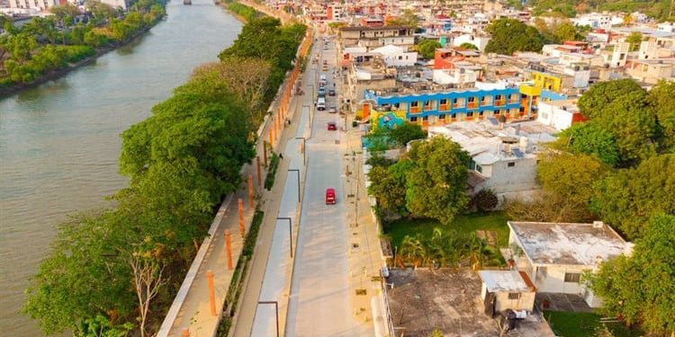 Subcontratistas del Parque Lineal del Malecón de Villahermosa acusan adeudos por parte de los contratistas