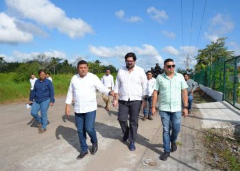 Supervisa Javier May obras en Comalcalco, Paraíso y Nacajuca