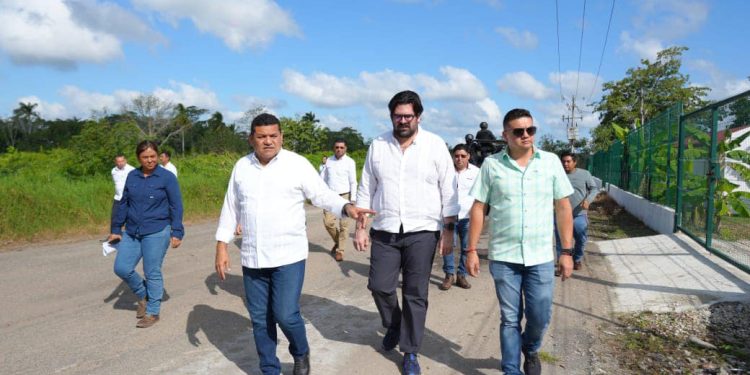 Supervisa Javier May obras en Comalcalco, Paraíso y Nacajuca