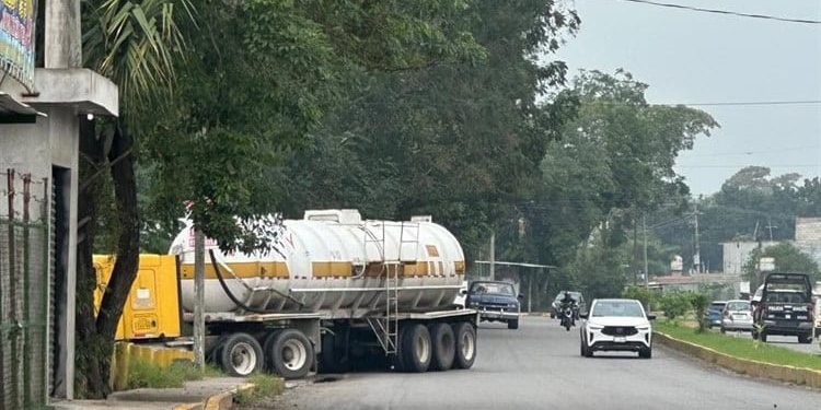 Regresan pipas a planta de tratamiento en Nacajuca
