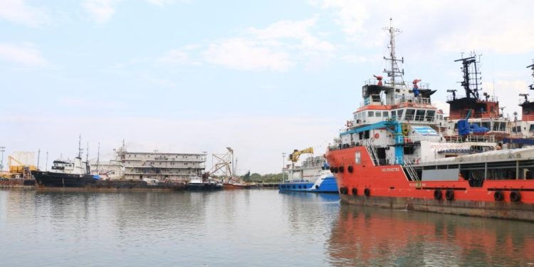 Cierran puertos en Tabasco y otros estados por condiciones climáticas adversas