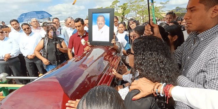 Familia pide recordar a Alejandro Gallegos con su profesionalismo y honradez