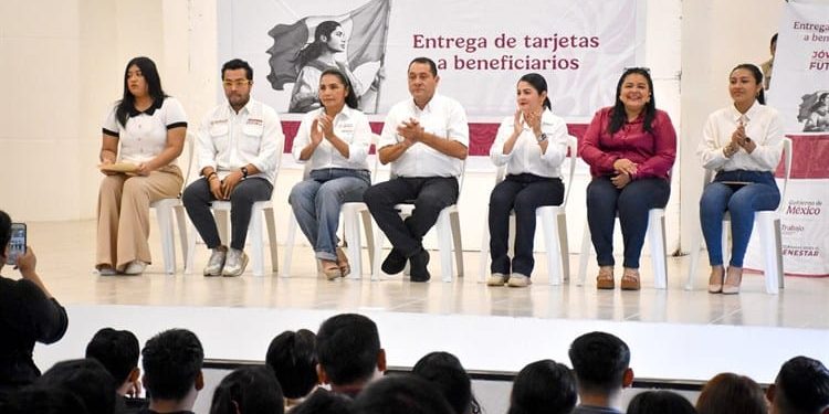 Jóvenes Construyendo el Futuro: Entregan más de 400 tarjetas en Centla y Paraíso
