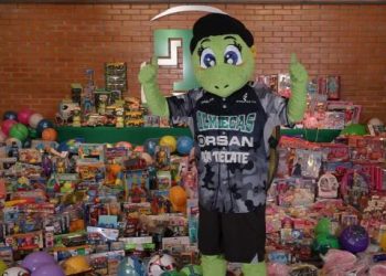Olmecas de Tabasco recaudan más de mil juguetes para el Día de Reyes