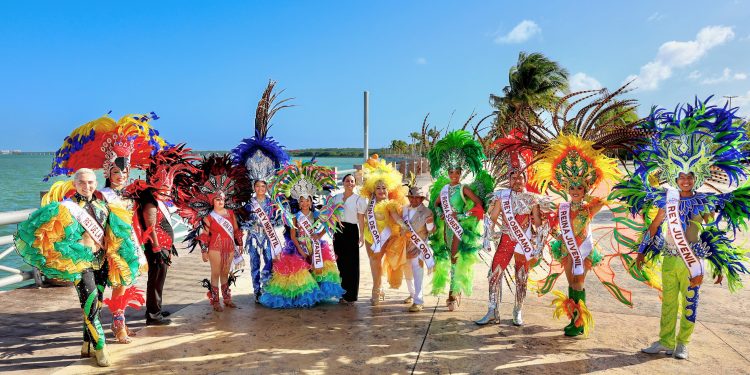 Listo Cancún para el carnaval 2025