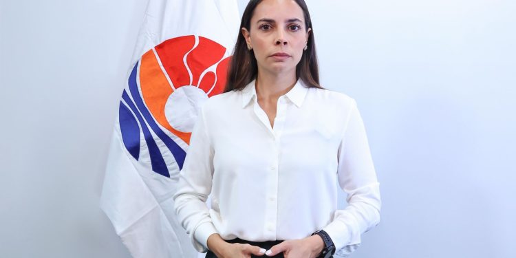 Firme Ana Paty Peralta contra actos de corrupción