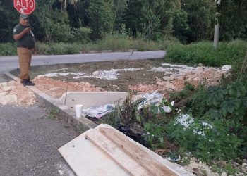 Detienen unidades verdes a seis ciudadanos por arrojar escombros en la vía pública