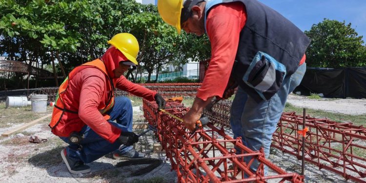 Celebra Ana Paty Peralta construcción de C2 en zona hotelera