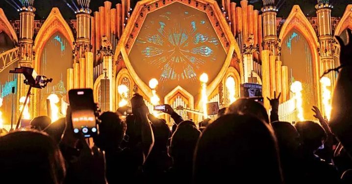 81 artistas se presentaron en el EDC en el primer día del Electric Daisy Carnival