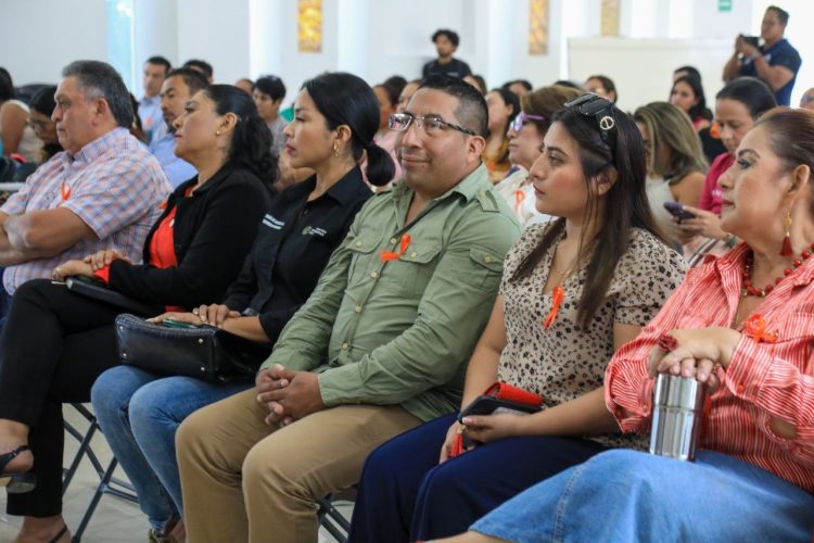 Dictan conferencia a servidores públicos de Solidaridad sobre violencia, discriminación y derechos de mujeres indígenas