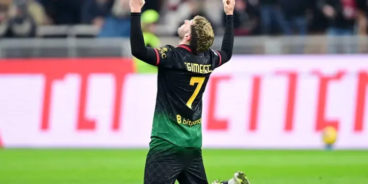 Santiago Giménez, futbolista mexicano le da el triunfo al Milan