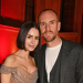 Lily Collins y su esposo anuncian la llegada de su primer bebé