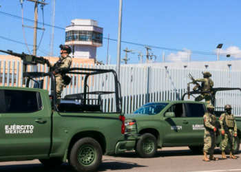 Motín en el CRESET deja siete muertos; oposición cuestiona ingreso de armas al penal