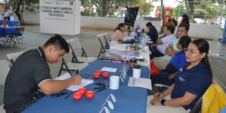 Participan 26 empresas del ramo hotelero y turístico ofreciendo más de 800 vacantes en Segunda Feria Municipal del Empleo en Playa del Carmen