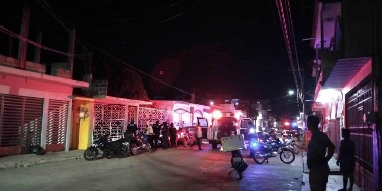 Enfrentamiento en Santa Amalia, Comalcalco, deja dos policías heridos y un detenido