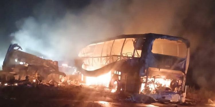 Trágico accidente de un autobús Acosta deja varios muertos y 10 heridos en Escárcega-Chetumal