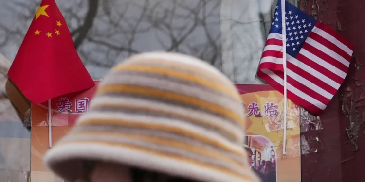 China anuncia el 15 % de aranceles a EU