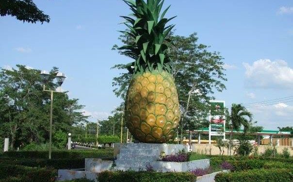 Dejan mensaje de amenaza en monumento La Piña en Huimanguillo