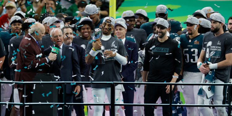 Philadelphia Eagles se coronan campeones en la historia del Super Bowl