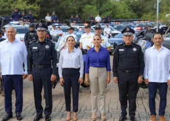 Ana Paty Peralta refuerza la seguridad de #Cancun, con la entrega de 127 Patrullas nuevas, en total 239 unidades para el combate a la delincuencia