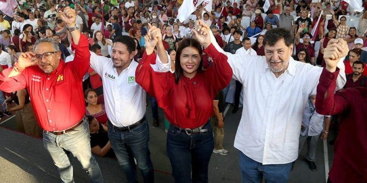 La Senadora Anahí González recibe en #Cancun al Senador Gerardo Fernández Noroña