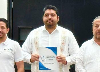 DESPIDEN A LOS DUENDECILLOS NAVIDEÑOS FGEQROO POR DARSE FELIZ NAVIDAD